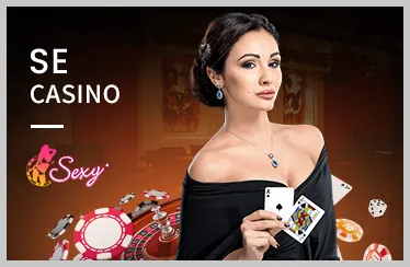 Bàn chơi Poker với chip và lá bài
